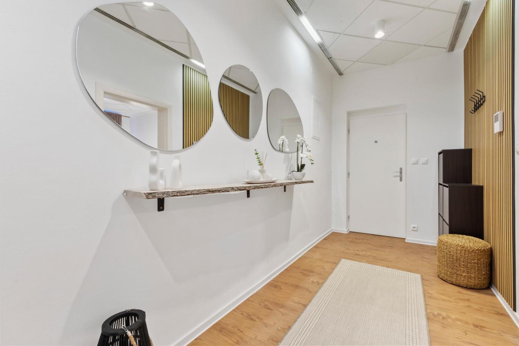 Ferienwohnung Luxe Living At Old Town Center Pressburg Exterior foto