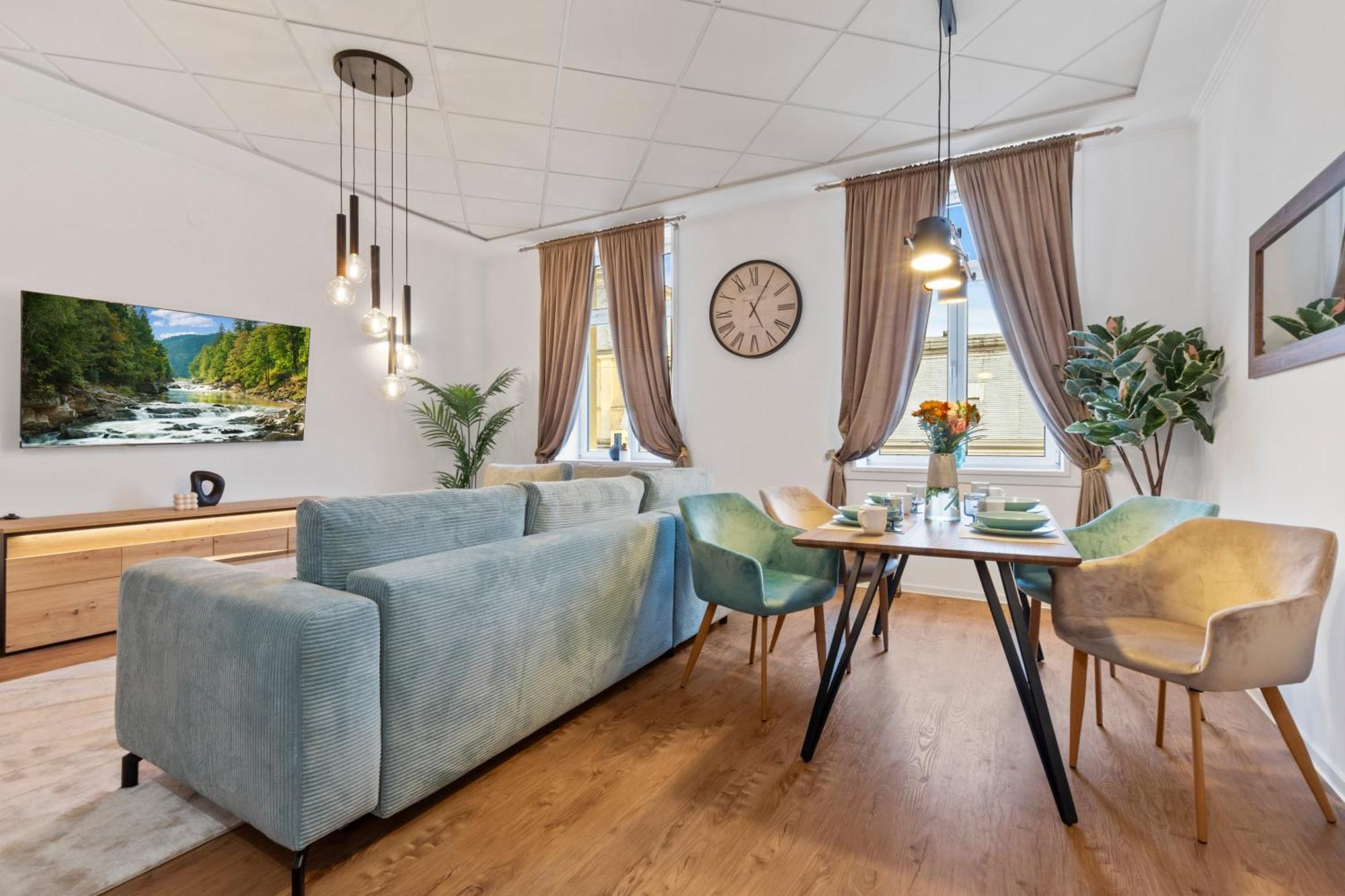 Ferienwohnung Luxe Living At Old Town Center Pressburg Exterior foto