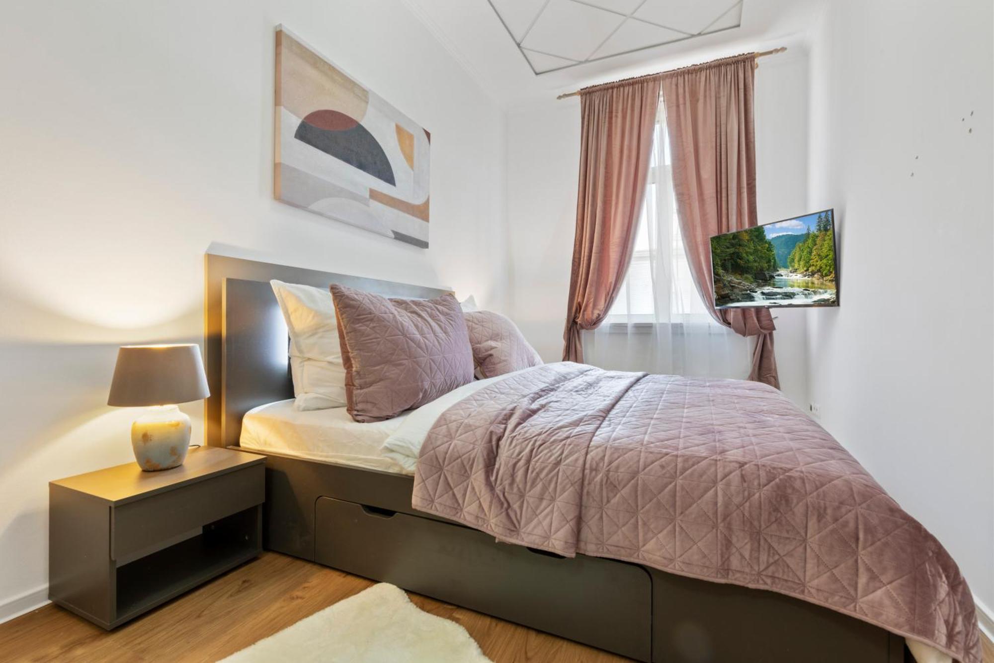Ferienwohnung Luxe Living At Old Town Center Pressburg Exterior foto